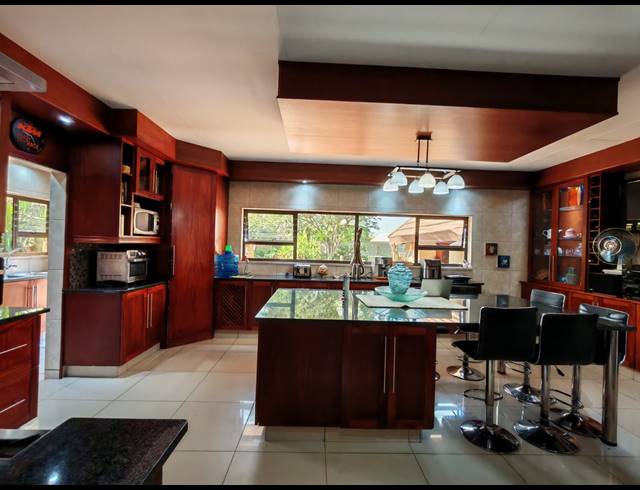 4 BEDROOM HOUSE FOR SALE IN THREE RIVERS EAST